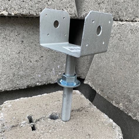 pier block with adjustable bracket